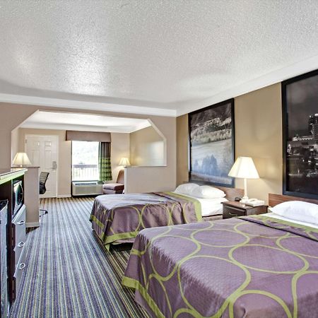 Super 8 By Wyndham Knoxville East Екстериор снимка