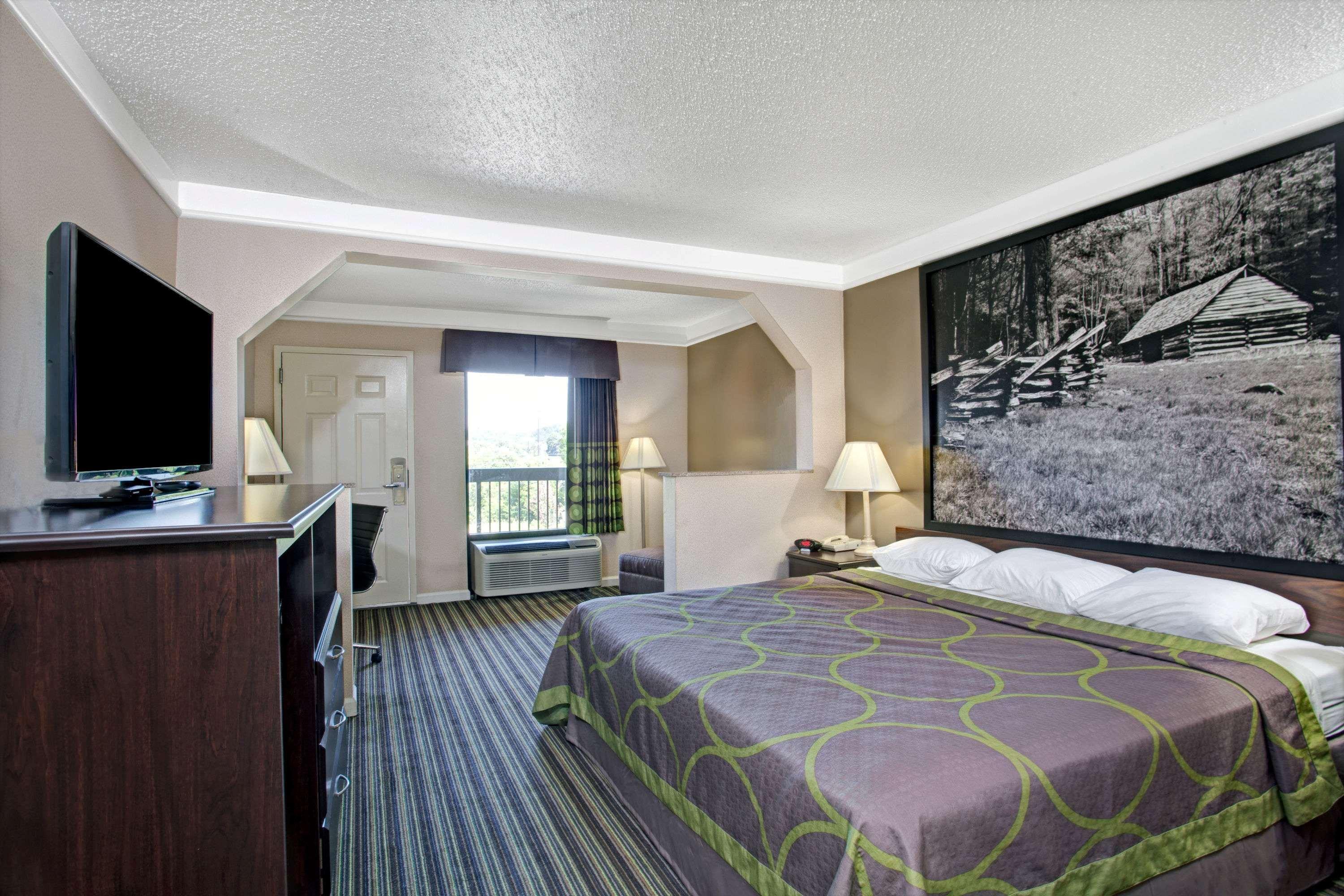 Super 8 By Wyndham Knoxville East Екстериор снимка