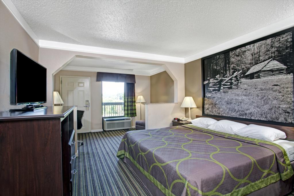 Super 8 By Wyndham Knoxville East Стая снимка
